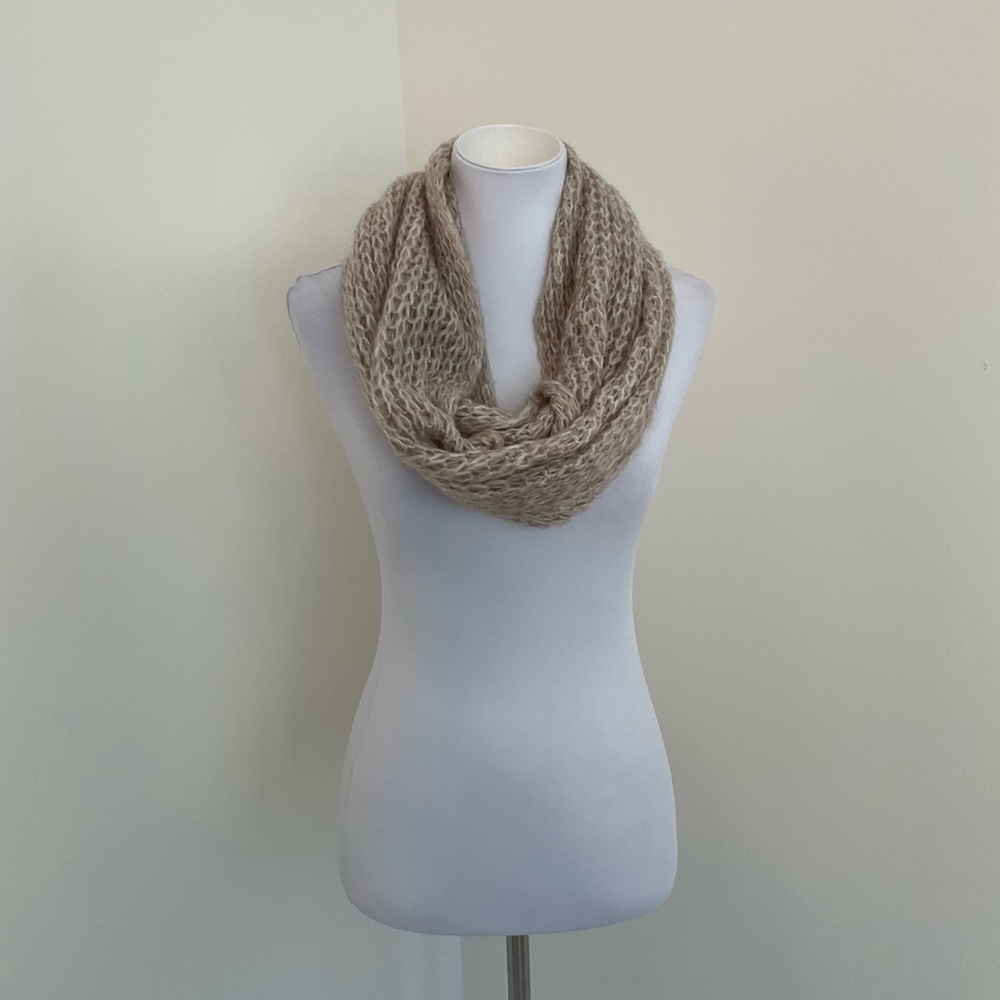 NWT Cotton On Beige Knit Infinity Scarf - Picture 2 of 6